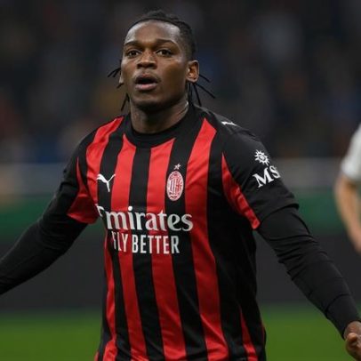 Rafael Leão dá vitória polémica ao Milan no topo da Série A