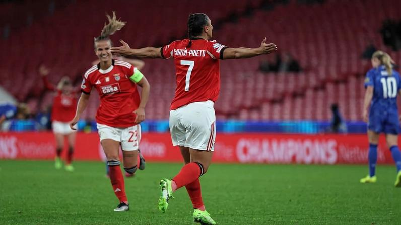 Águia continua sem vencer na Champions feminina, mas já soma pontos