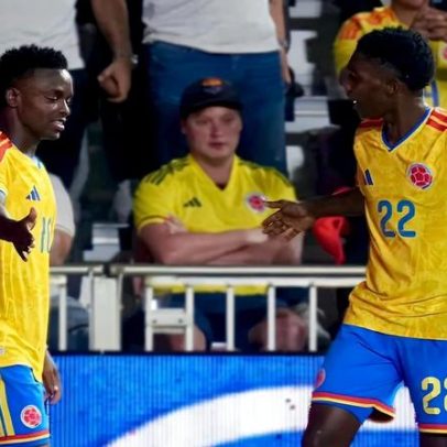 Richard Ríos e Luis Suárez descansam ao serviço da Colômbia