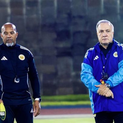 Advocaat abandona estágio antes do jogo mais importante da história de Curaçau