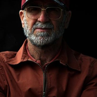 Cantona volta a atacar o dono do Man. United: diz que está a destruir tudo