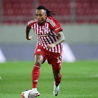 Olympiakos com três portugueses mantém liderança no campeonato