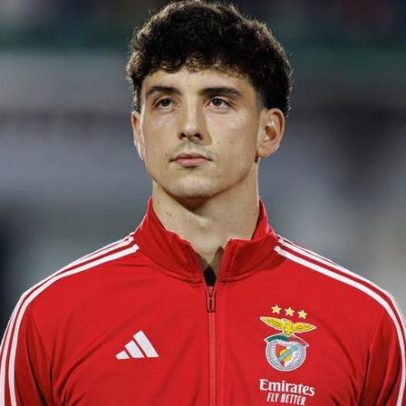 Manu Silva convocado pelo Benfica para duelo com o Ajax