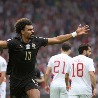 Renato Veiga estreia-se a marcar e coloca Portugal na frente