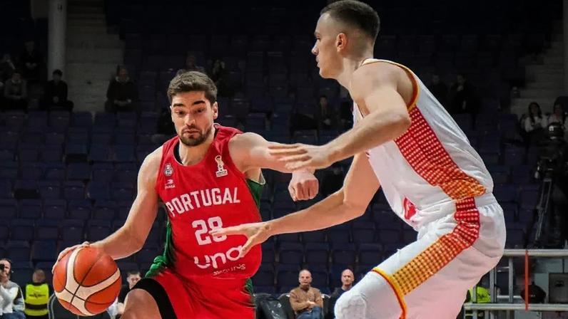 Rafael Lisboa integrou o cinco inicial contra Montenegro Fotografia FIBA