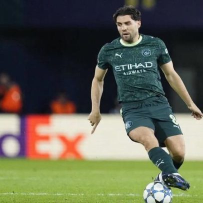 Kovacic retorna de cirurgia e surge irreconhecível