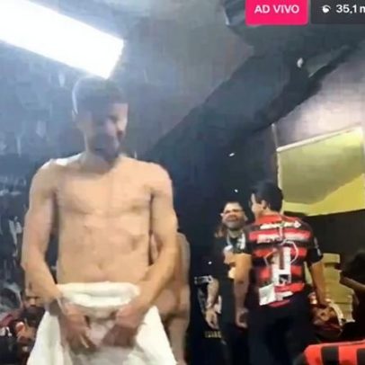Jogador do Flamengo surge nu em vídeo de festa da Libertadores