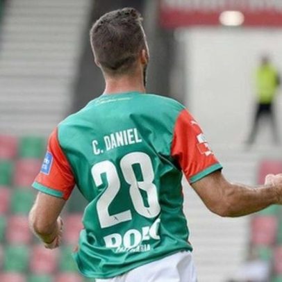 Marítimo vence e sobe provisoriamente ao topo da II Liga