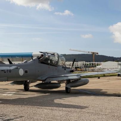 Duas A-29 Super Tucano chegam a Alverca após travessia do Atlântico