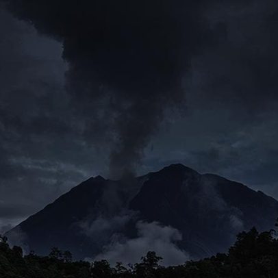 Indonésia evacua quase mil residentes por erupção do Semeru