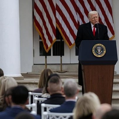 Trump diz que espaço aéreo da Venezuela está totalmente fechado
