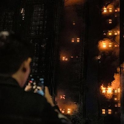 Incêndio em Hong Kong deixa pelo menos 36 mortos