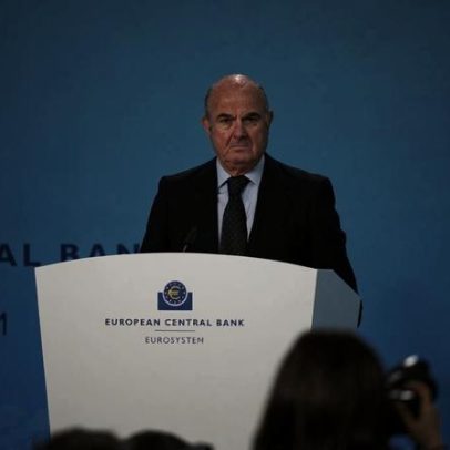 Sobrevalorização de ativos, défices e tarifas ameaçam a estabilidade financeira