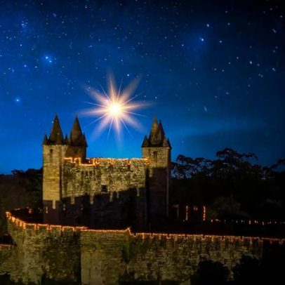 Iluminação de Natal e 220 drones marcam abertura da programação na Feira