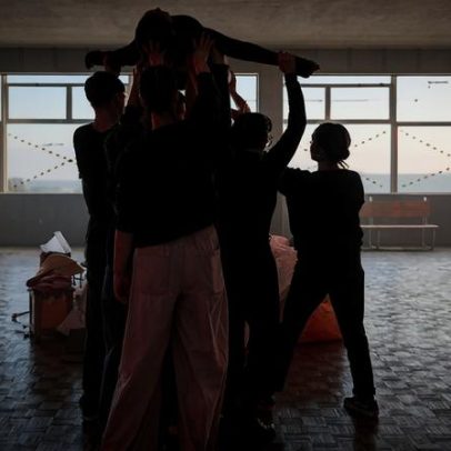 Jovens apresentam criação artística coletiva no projeto nãoLUGAR, no TeMA