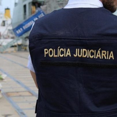 Tiros são disparados contra gradeamento de café em Alcochete