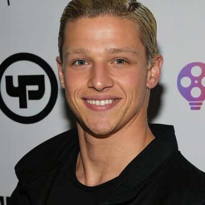 Morreu o ator canadiano Spencer Lofranco aos 33 anos.