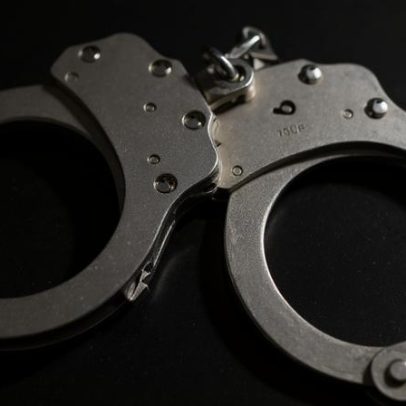 Homem detido por injúrias, ameaças e agressão a polícias na Marinha Grande