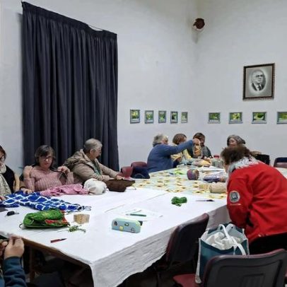 Cortes cria Árvore de Natal Comunitária com Quadrados Solidários em Alvares