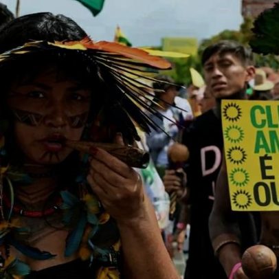 Milhares em Belém exigem fim dos combustíveis fósseis na COP30