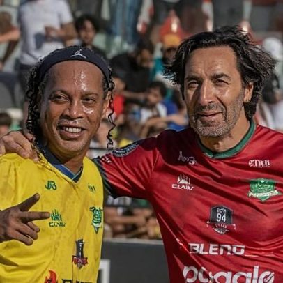Avançado português retira-se aos 53 anos após 300 golos em 30 clubes