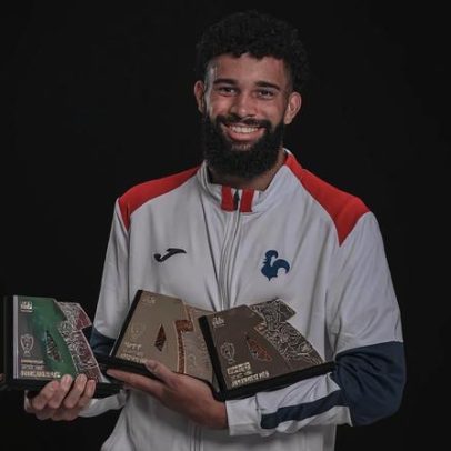 Pablo celebra hat-trick de prémios no Gil Vicente