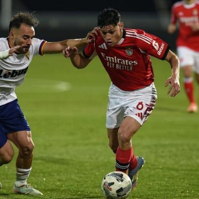 Jogador diz que Mourinho o parabenizou e que jogar pelo Benfica é sonho de miúdo