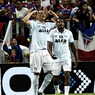 Ex-Benfica irritado no Brasil: reclama da repetição da mesma situação