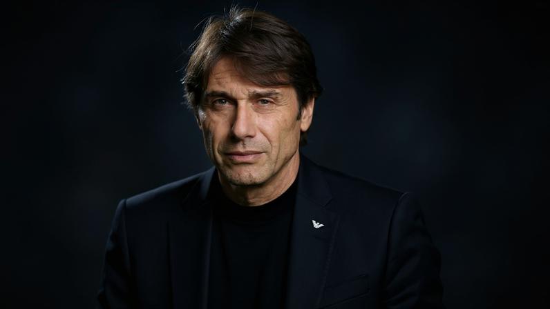 Nápoles treina sem Antonio Conte, Benfica atento