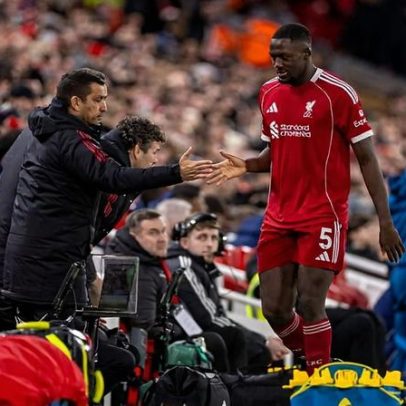 Bayern entra na corrida pela defesa do Liverpool