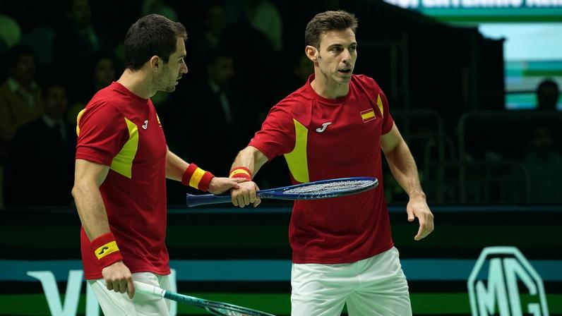 Marcel Granollers e Pedro Martínez apuraram a Espanha para a final da Taça Davis - Foto: IMAGO
