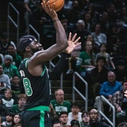 Celtics vencem com final emotivo e Neemias bate recorde de tempo