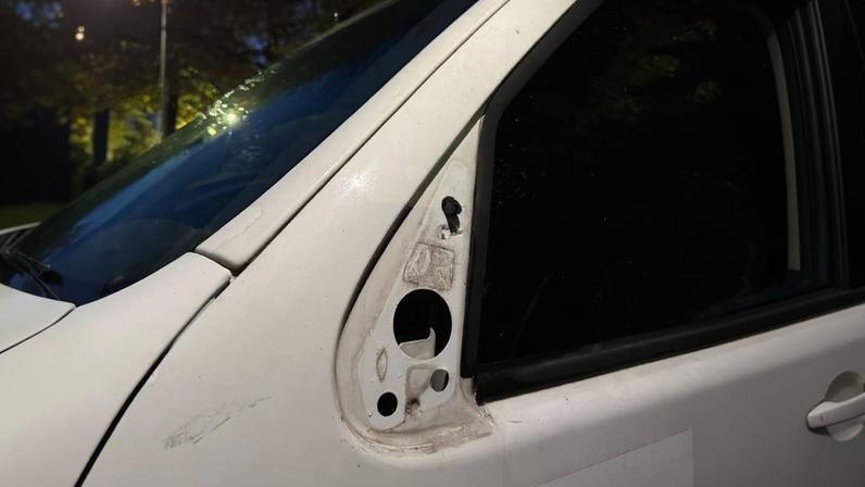 Famalicão: homem alterado entra na rua e pontapeia carros que passavam