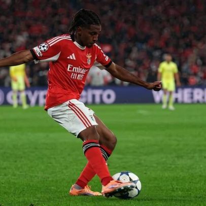 Mourinho muda o sistema; Benfica apresenta o onze para a final contra o Ajax