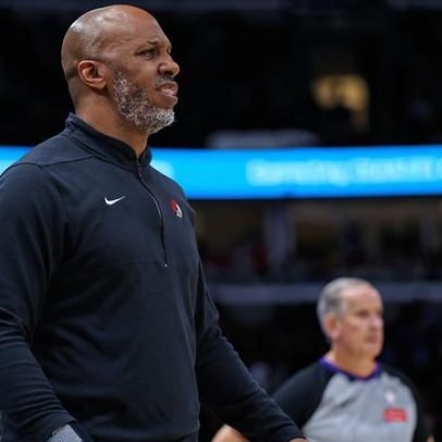 Treinador da NBA detido por jogo ilegal e ligações à máfia declara inocente