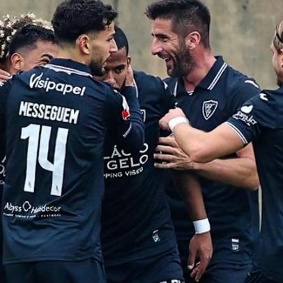 Académico de Viseu sobe ao pódio na Liga 2