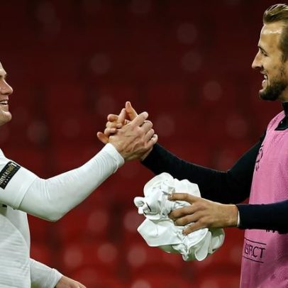 Rooney elogia Kane e compara-o com Cristiano Ronaldo