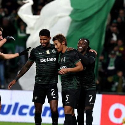 Luis Suárez marca dois, Sporting celebra vitória com Morita