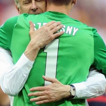 Szczesny revela episódio com Wenger no Arsenal que o emocionou