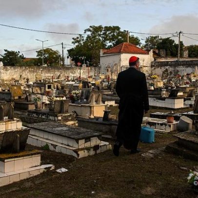 Profanação de várias sepulturas chocou Diocese de Setúbal