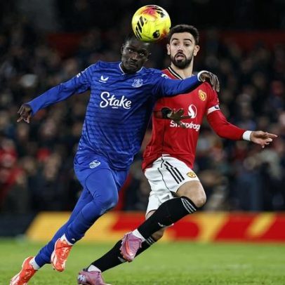 Manchester United perde frente ao Everton com um jogador a menos