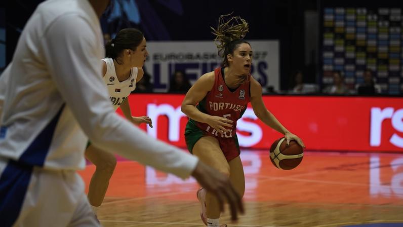 Portugal perde na qualificação para o Europeu feminino