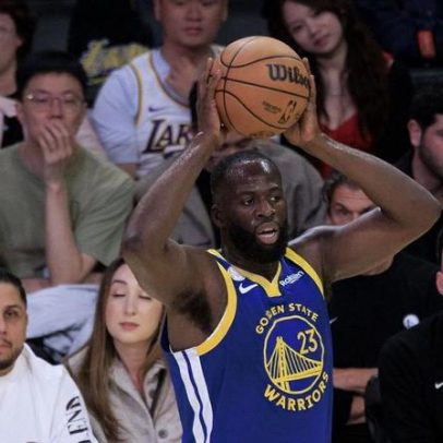 Estrela da NBA confronta adepto durante jogo após insulto