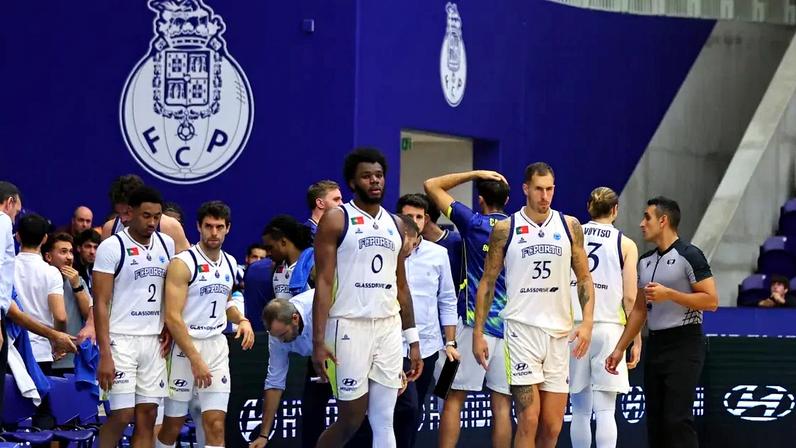 FC Porto perde em casa e complica as contas na Europa