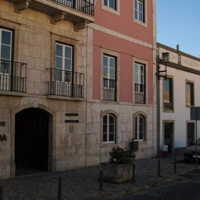 Câmara de Azambuja apoia aquisição de ambulância pela Cruz Vermelha