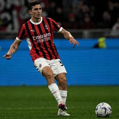 Ex-jogador do Milan anuncia fim de carreira com relato emocionante
