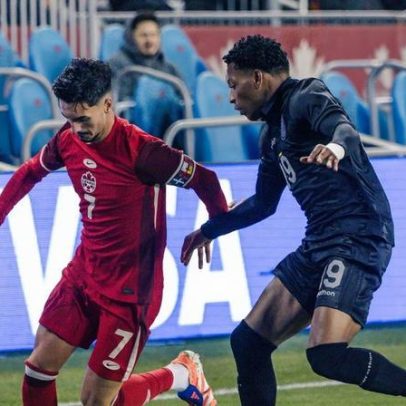 Canadá de Eustáquio empata 0-0 após expulsão precoce