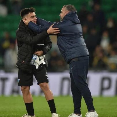 Jovem sonha tornar-se jogador de futebol quando crescer