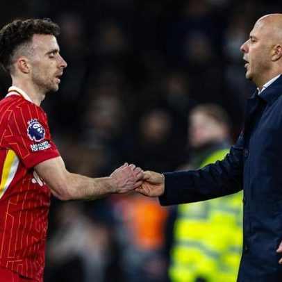 Robertson diz que Diogo Jota faz falta como jogador e pessoa