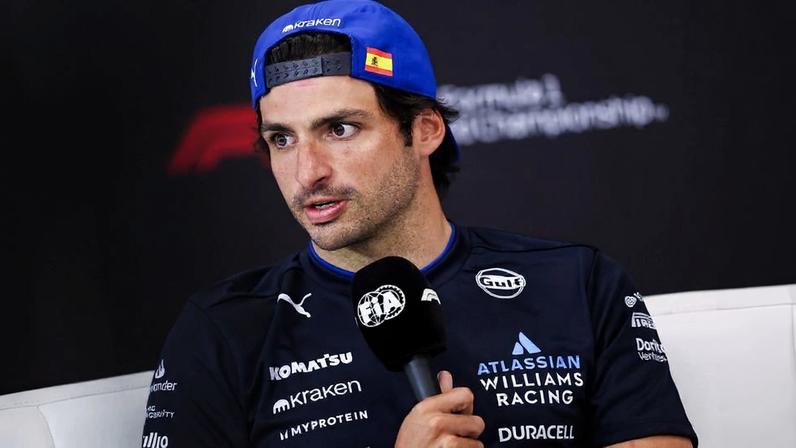 Carlos Sainz no Bahrain a participar na conferência de imprensa, após o GP de Suzuka